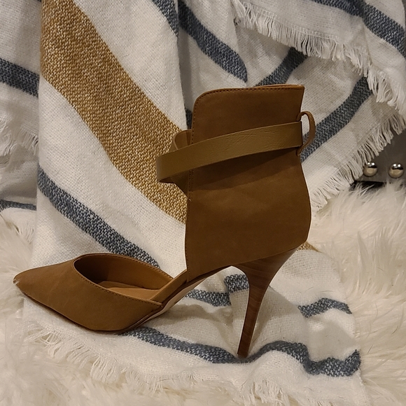 D shoes - Picture 7 of 12